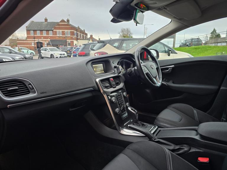 2017 Volvo V40 T2 [122] Momentum 5dr Geartronic HATCHBACK Petrol Automatic