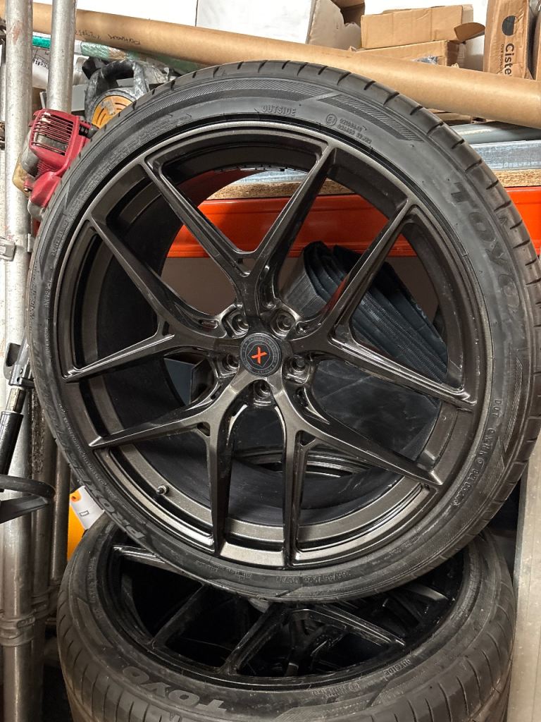 4x 23 inch Alloy wheels and tyres