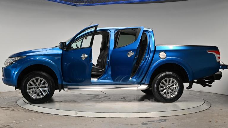 2019 Mitsubishi L200 2.4 DI-D DC Barbarian 4WD Euro 6 4dr PICK UP Diesel Manual