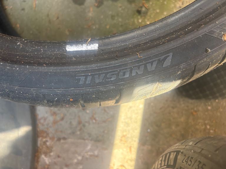 Michelin and Landsail 275/30/20 tyres 