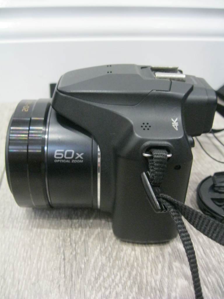 Panasonic Lumix DC-FZ82 18.1MP Digital Camera 60x Optical Zoom Lens + Extras