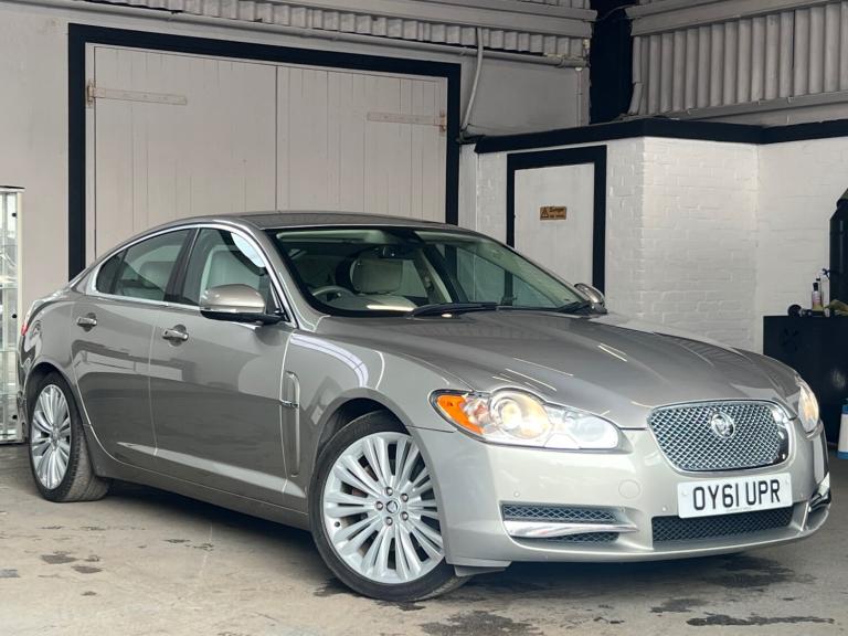 2011 Jaguar XF 3.0d V6 Premium Luxury 4dr Auto SALOON Diesel Automatic