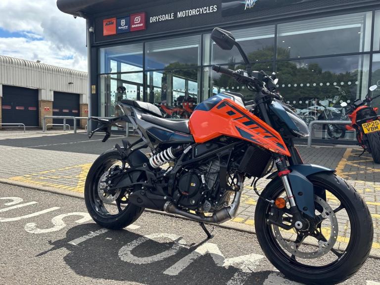 BRAND NEW 26 PLATE KTM 125 DUKE