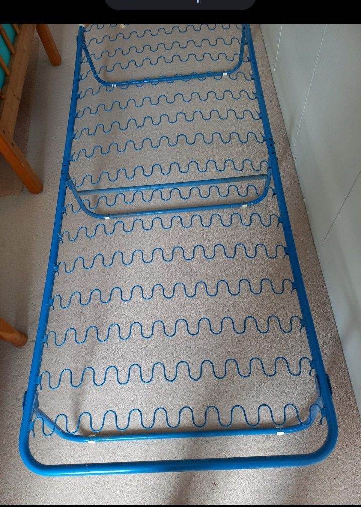 Single portable z bed