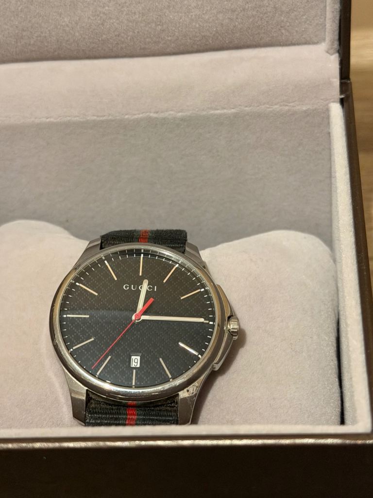 Gucci g-timeless watch 
