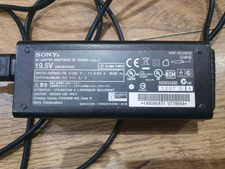 SONY VAIO VGP-AC19V31 19.5V ADAPTER BATTERY POWER LAPTOP CHARGER LEAD