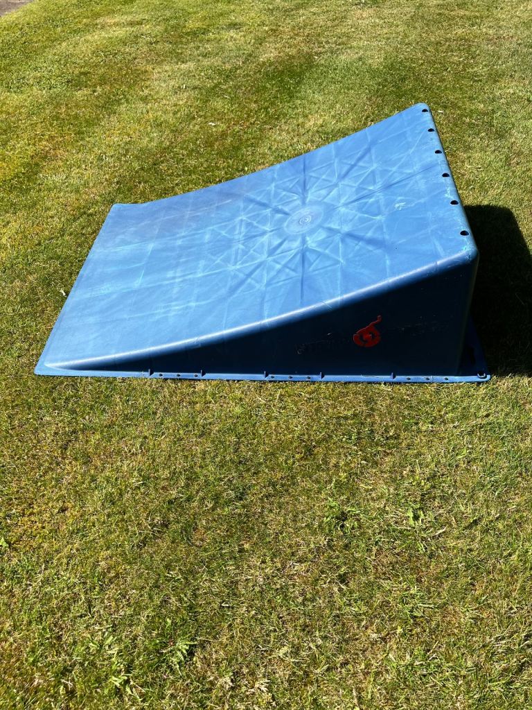 Nitro circus skateboard/scooter/bike ramp 