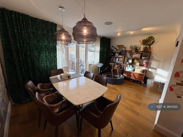 3 bedroom house in Diban Avenue, Hornchurch, RM12 (3 bed) (#2643122)