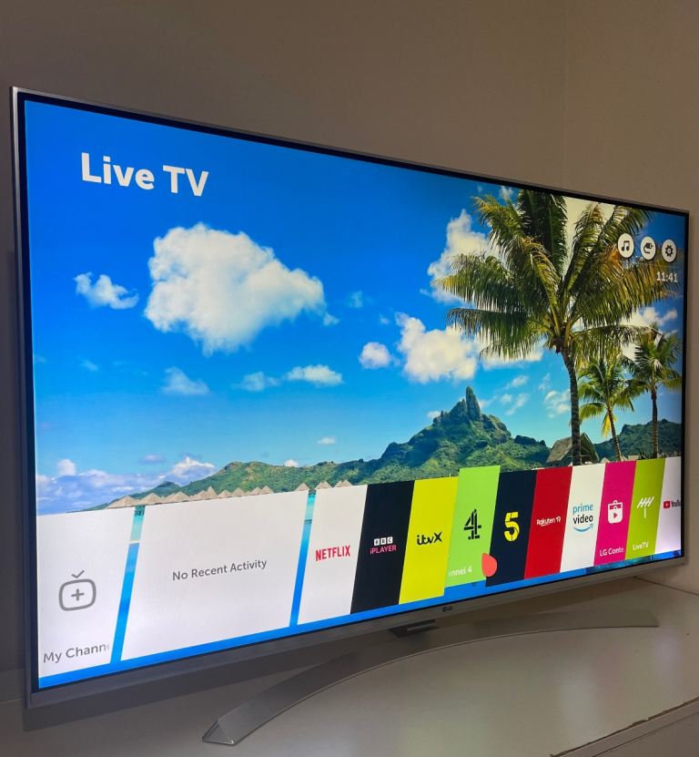 55 Inch LG Super 4K Ultra HD HDR Smart 3D LED TV in Good Condition 