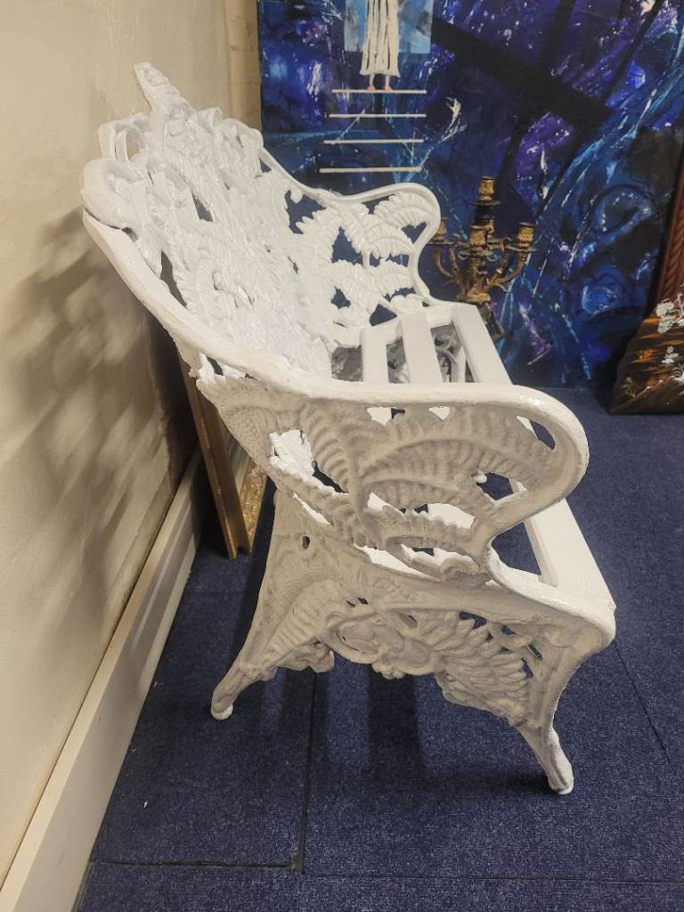 Stunning vintage 2 seater cast iron garden bench   