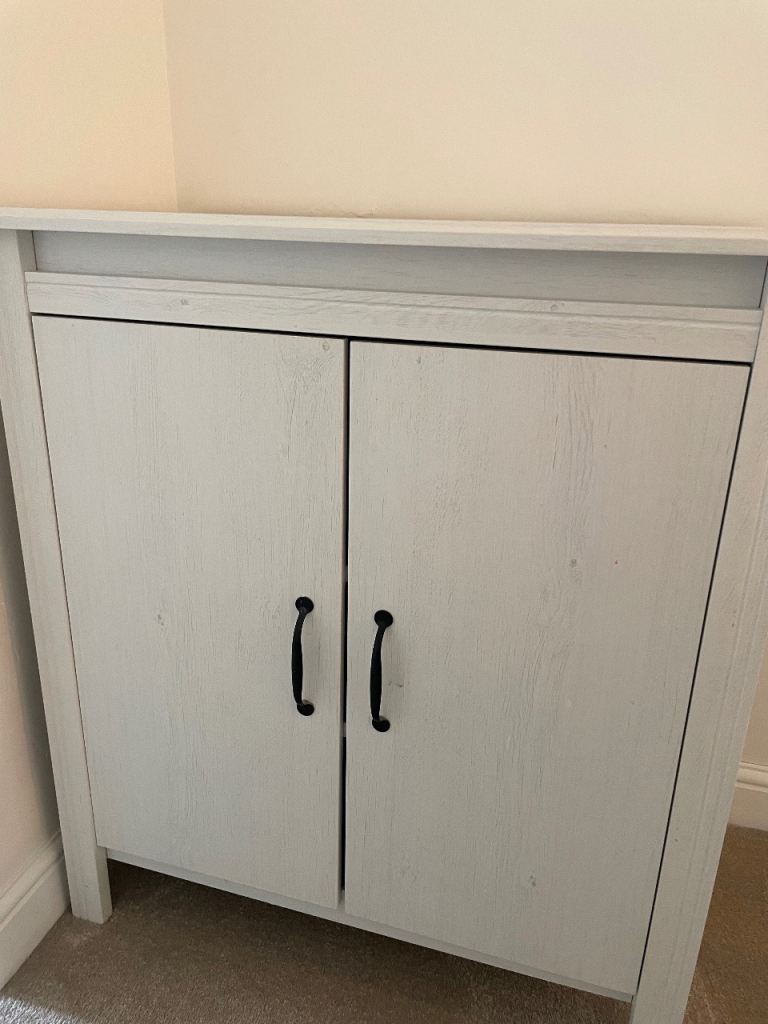 Cabinet/ cupboard