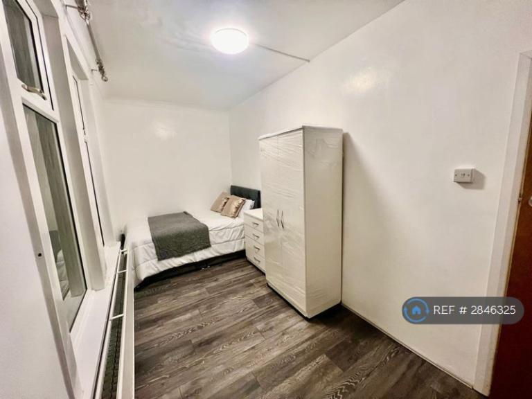 1 bedroom in Quadrant Road, Thornton Heath, CR7 (#2846325)