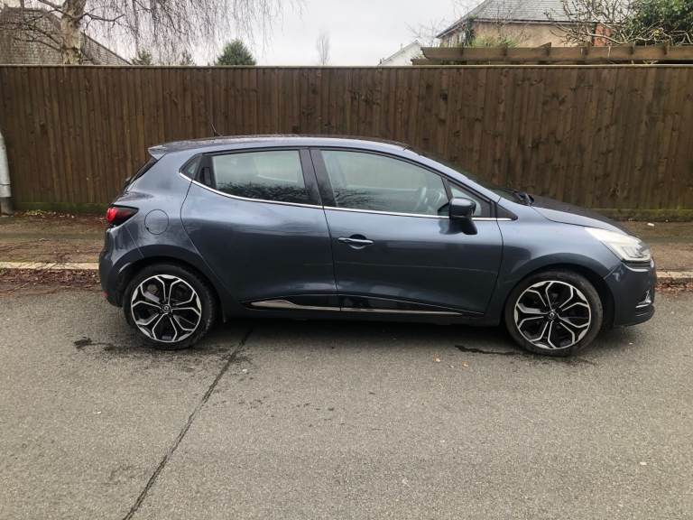 RENAULT CLIO 1 LITRE. 5 DOORS. MANUAL. 71000 MILES. FULL 12 MONTHS MOT. £20 ROAD TAX
