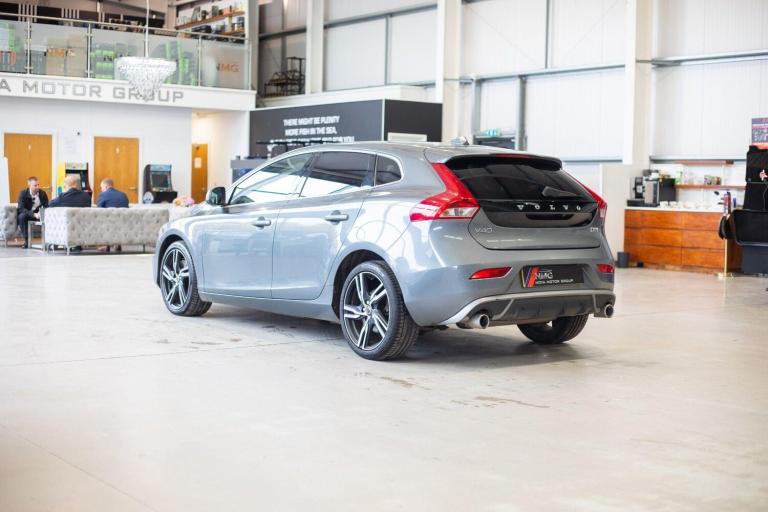 2019 Volvo V40 D2 [122] R DESIGN Edition 5dr Geartronic HATCHBACK DIESEL Automatic