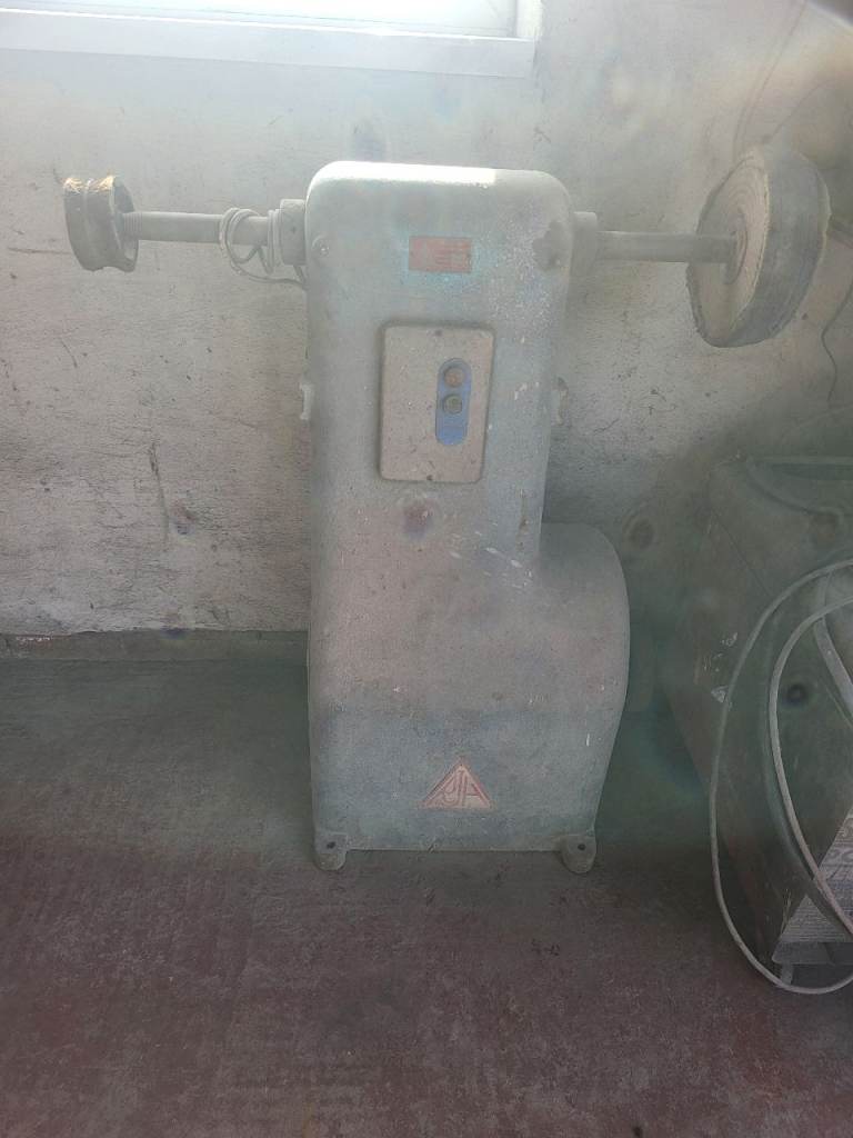 RJH INDUSTRIAL POLISHER FINISHING MACHINE 