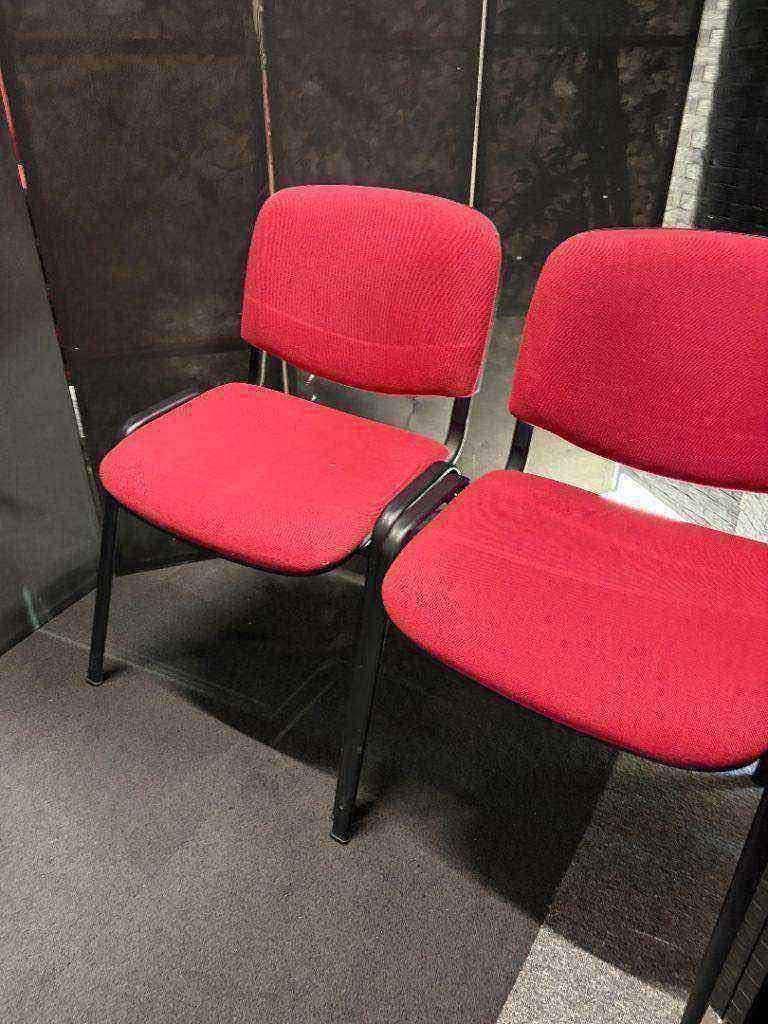 £20 each - 20 x red meeting conference boardroom reception office chairs seating