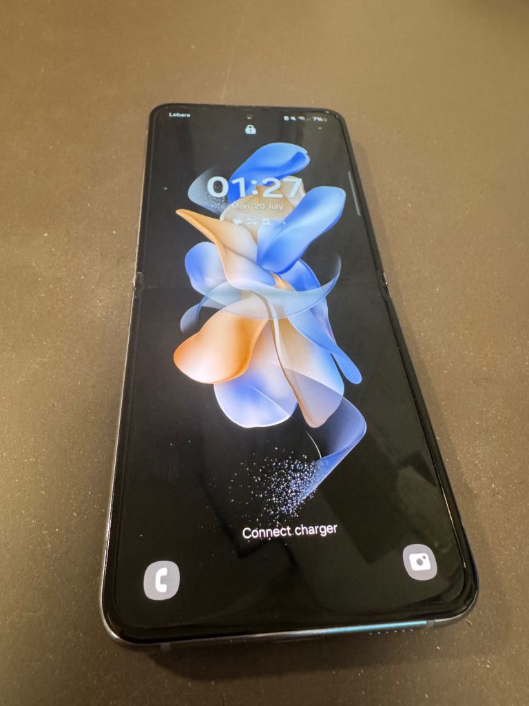 Samsung Galaxy Z Flip – Purple, Good Condition