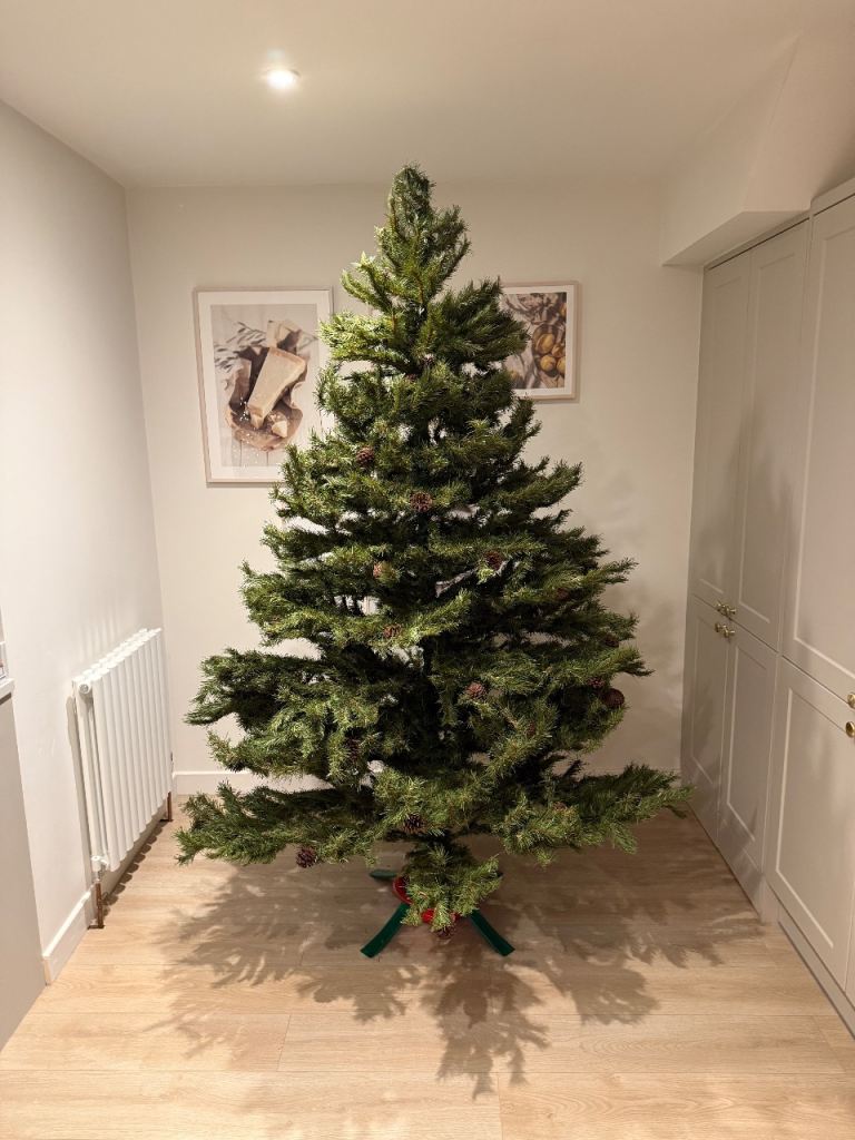 7.5ft Artificial Christmas Tree