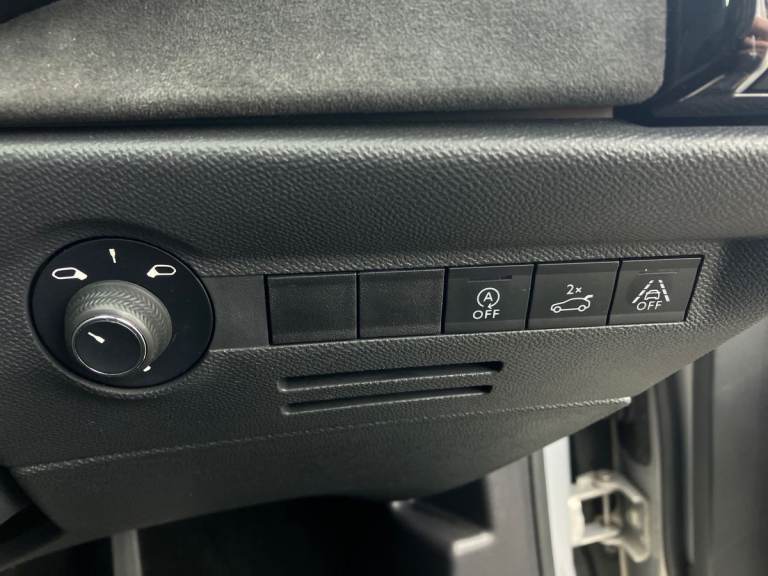 2022 DS Automobiles Ds 9 1.6 PureTech 225 Performance Line + 4dr EAT8 Saloon Petrol Automatic