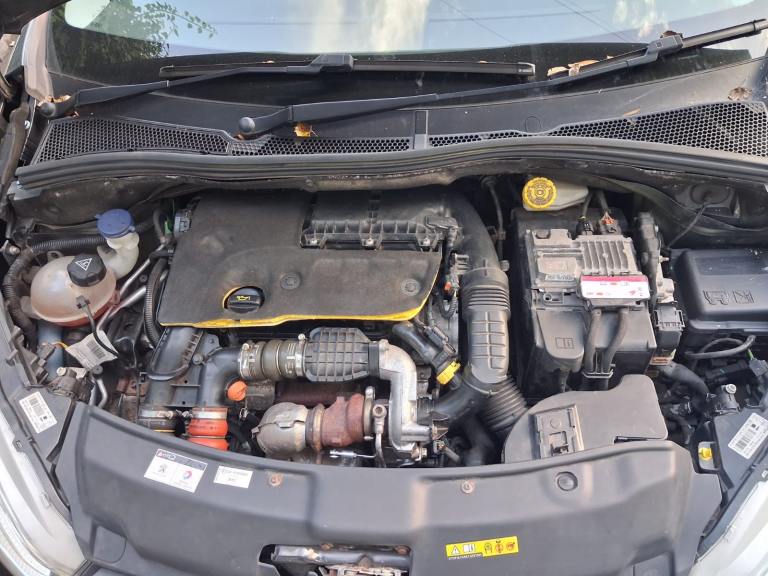 Peugeot, 208, Hatchback, 2016, Manual, 1560 (cc), 3 doors
