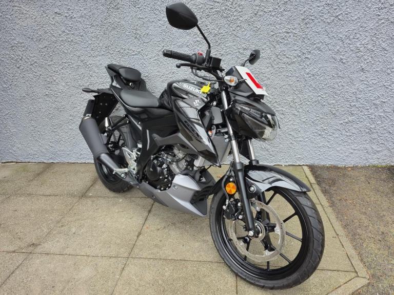 2025 Suzuki GSX-S125 GSXS125 with very low mileage and 9 years warranty