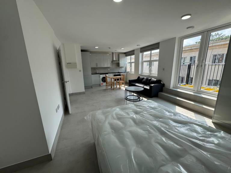 Modern Furnished 1-Bed Apartment Near West Ealing Elizabeth Line