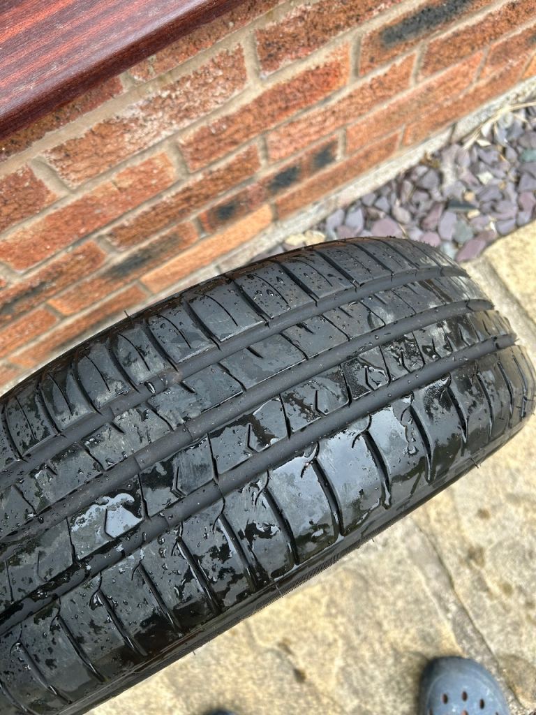 Suzuki Swift 1.3 wheels/Tyres