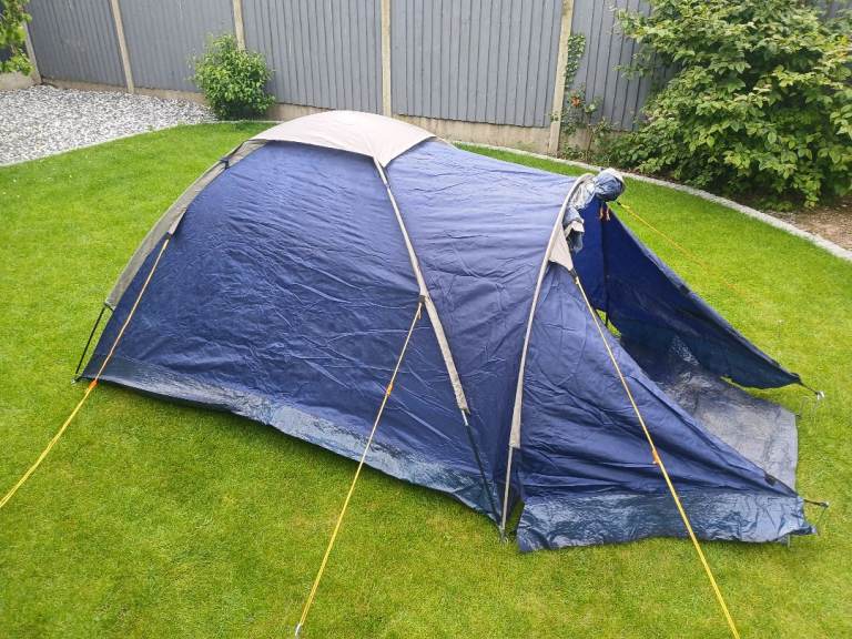 2 man tent and 2 sleeping bags 
