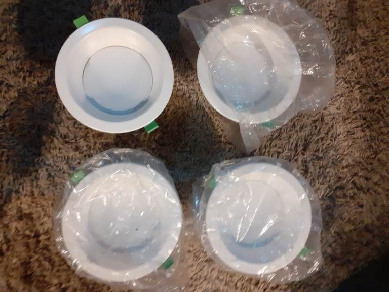 4 NEW  L.E.D DAYLIGHT LIGHT UNITS 