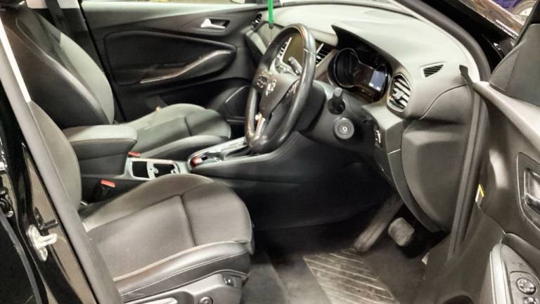 2019 Vauxhall Grandland X *AUTO HATCHBACK Petrol Automatic