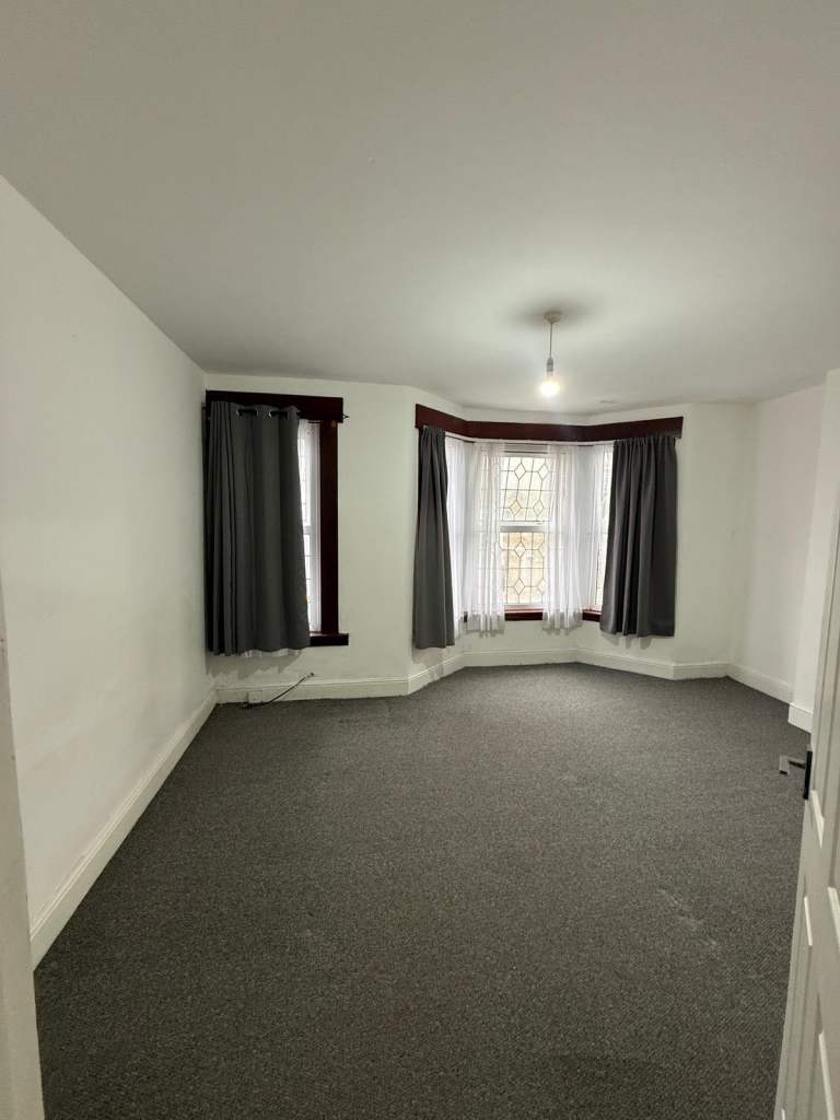 4 Bedroom 2 Bathroom house ToLet