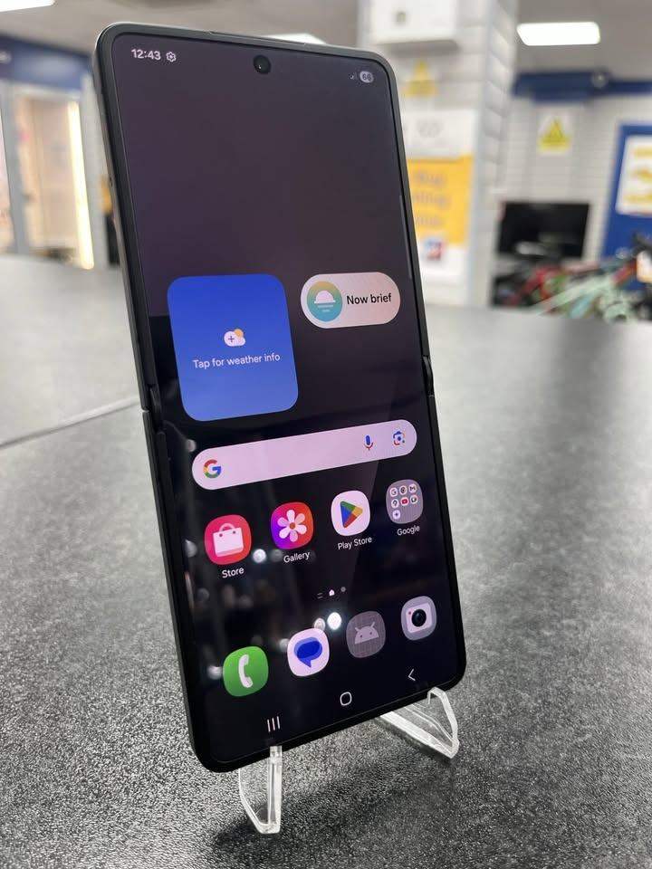 SAMSUNG Z FLIP 7 - 256GB