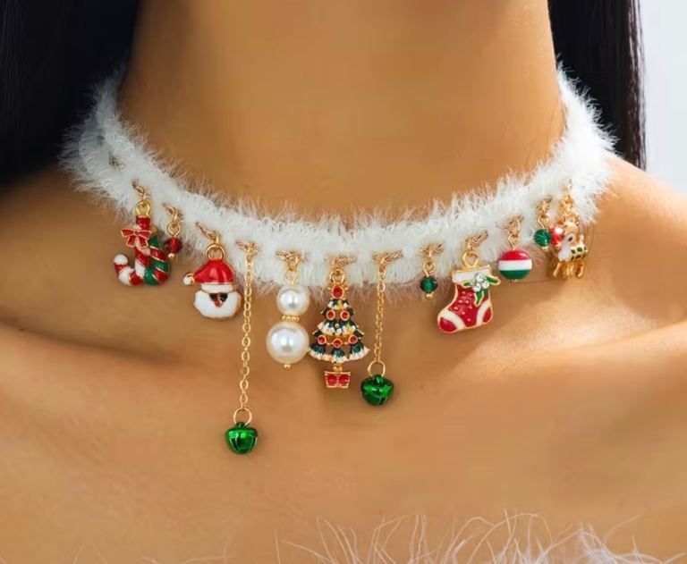 New Christmas Charm Choker Necklace – White Fluffy Band