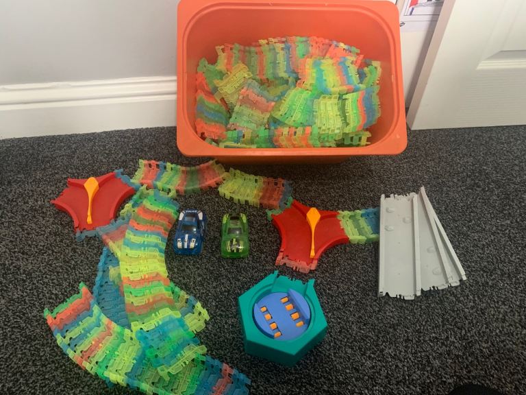 Kids Magic Tracks Car Race Track Set with Cars