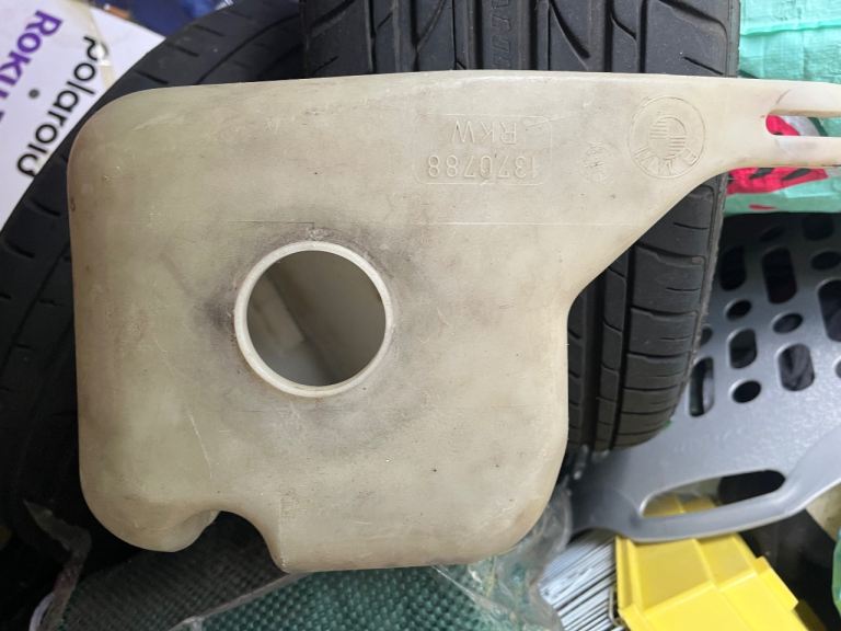 BMW E30 washer tank