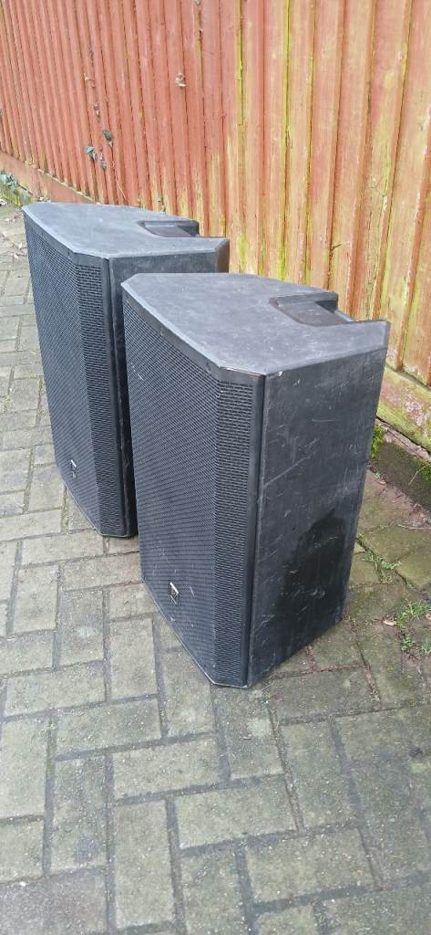 EV 15" Active Speakers & Stands