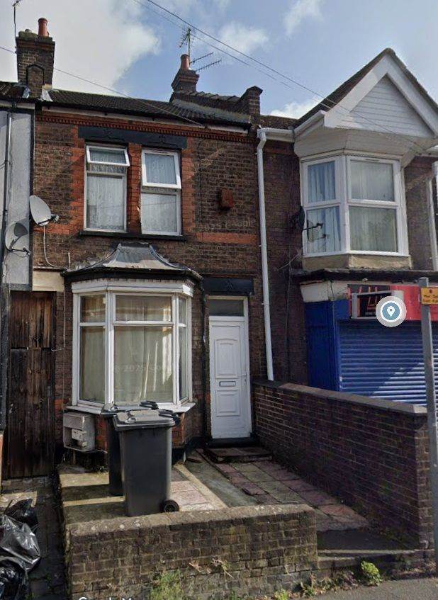Double room to rent on Dallow Road, Luton, Students welcome! (Including Bills)
