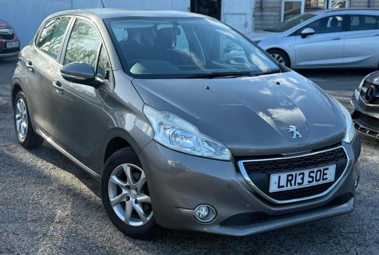 2013 Peugeot 208 1.2 VTi Active Euro 5 5dr HATCHBACK Petrol Manual