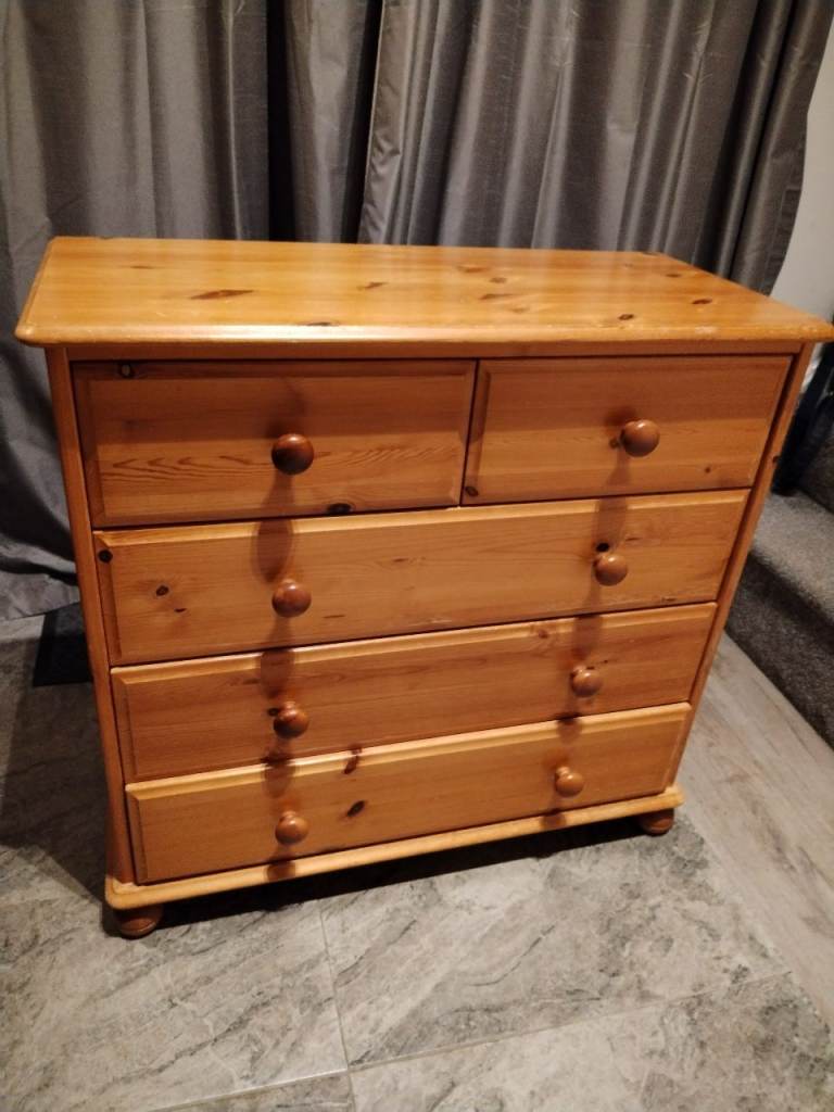Chest of drawers 