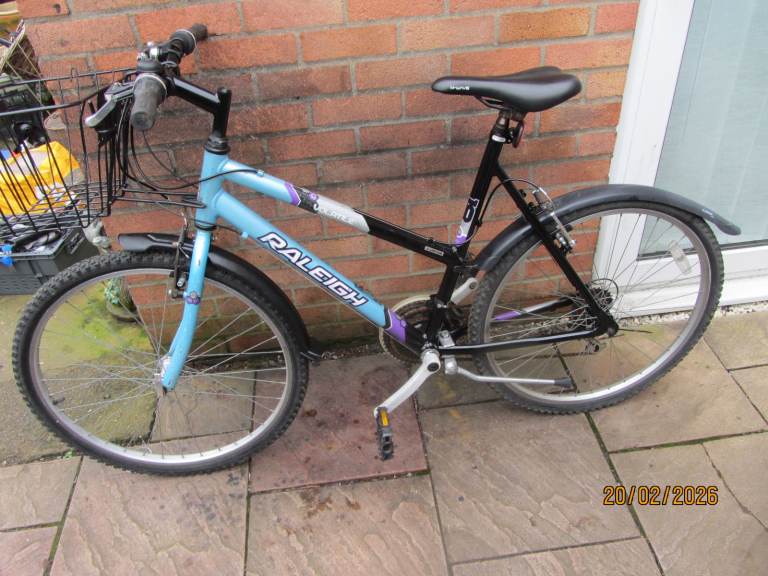 ladies raleigh mountain bike with basket and lights bike in excellent condition £49