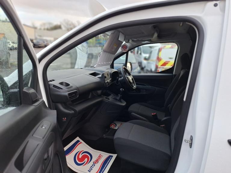 VAUXHALL COMBO 1.6 Turbo D 2300 Edition White Manual Diesel 2019