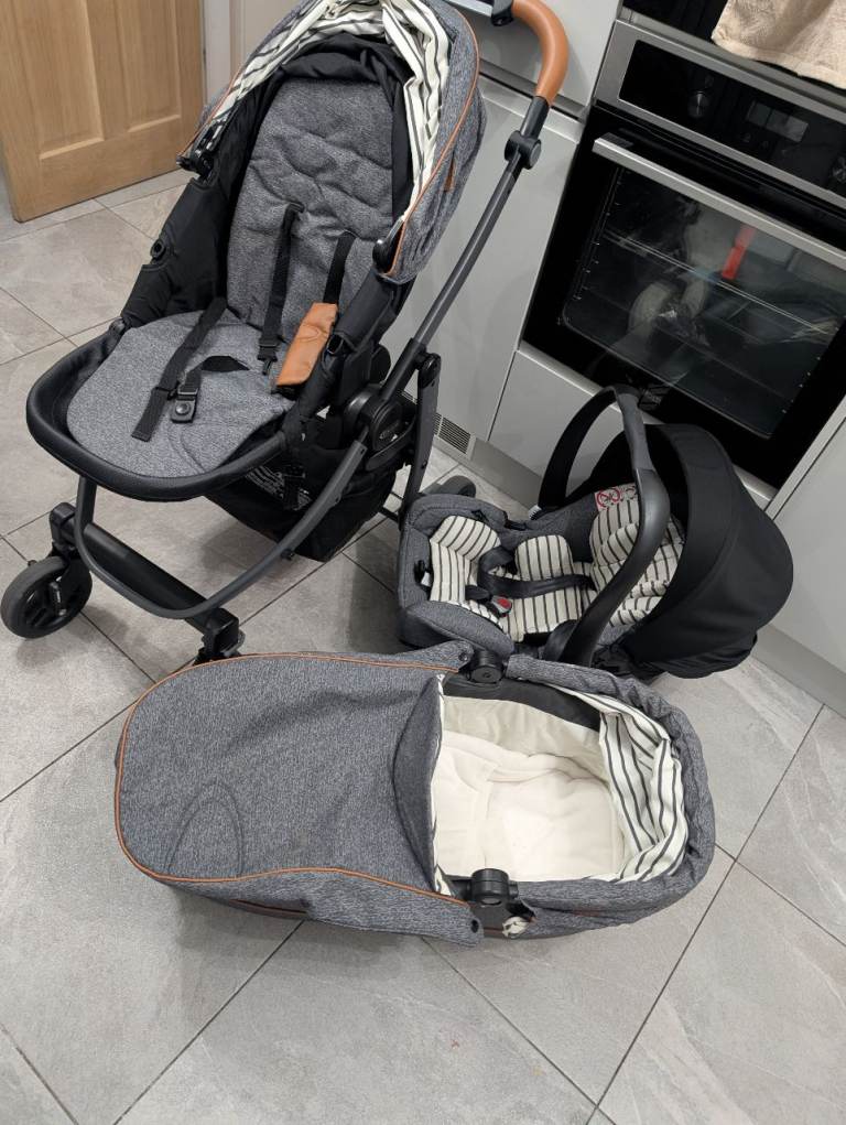 Grey Travel System Pram with Car Seat and Bassinet