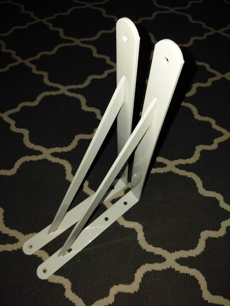 White angle brackets 60kg load x 2