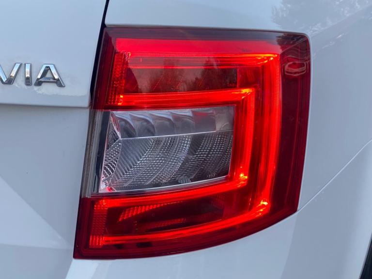 2016 Skoda Octavia 2.0 TDI vRS DSG 4WD Euro 6 (s/s) 5dr ESTATE Diesel Automatic