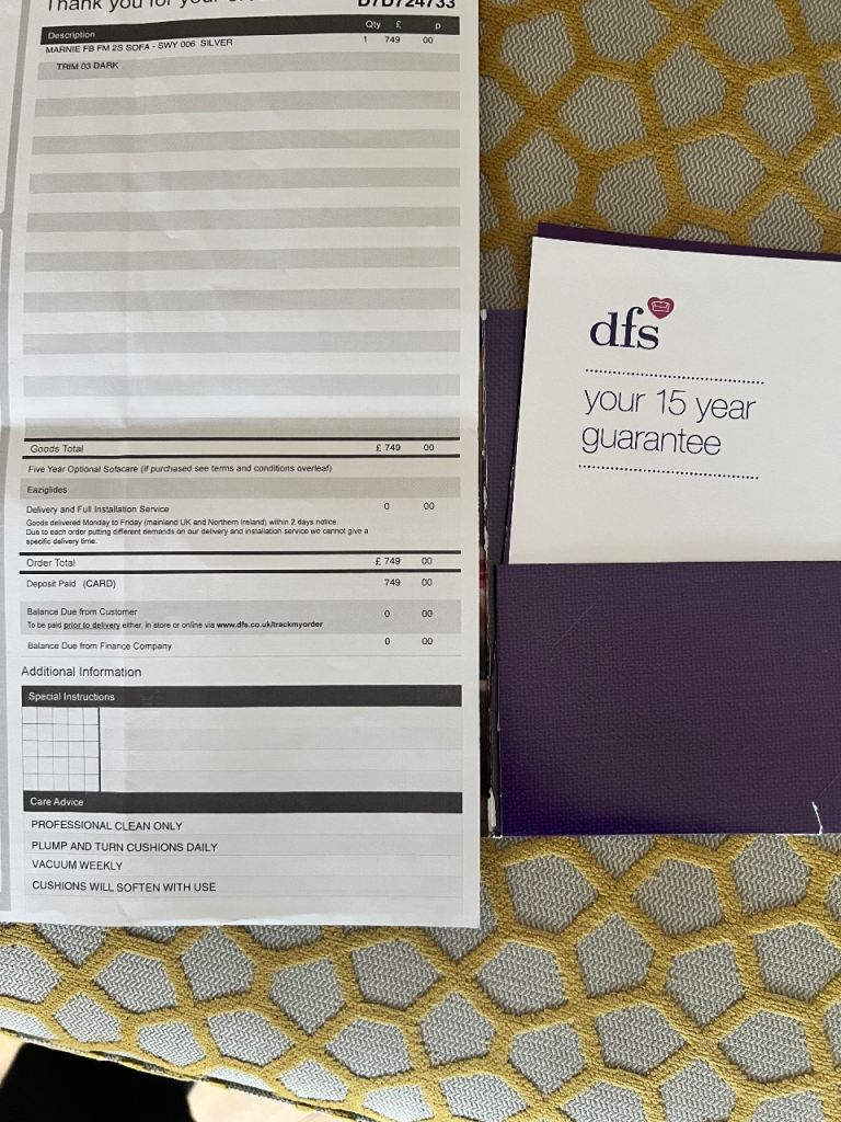 Sofa / arm chair / live seat