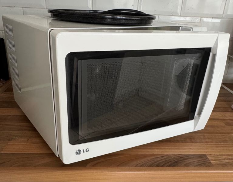 LG Microwave Oven