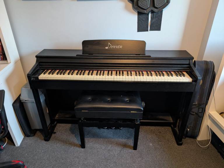 Upright Electric Piano + Adjustable Storage Stool – Black Wood Finish – Excellent Condition 🎹