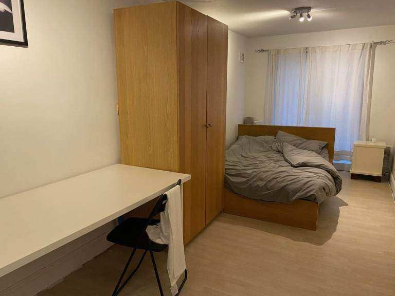 Amazing family/ couple room to let from 1st August 2026, located UB6 8DG