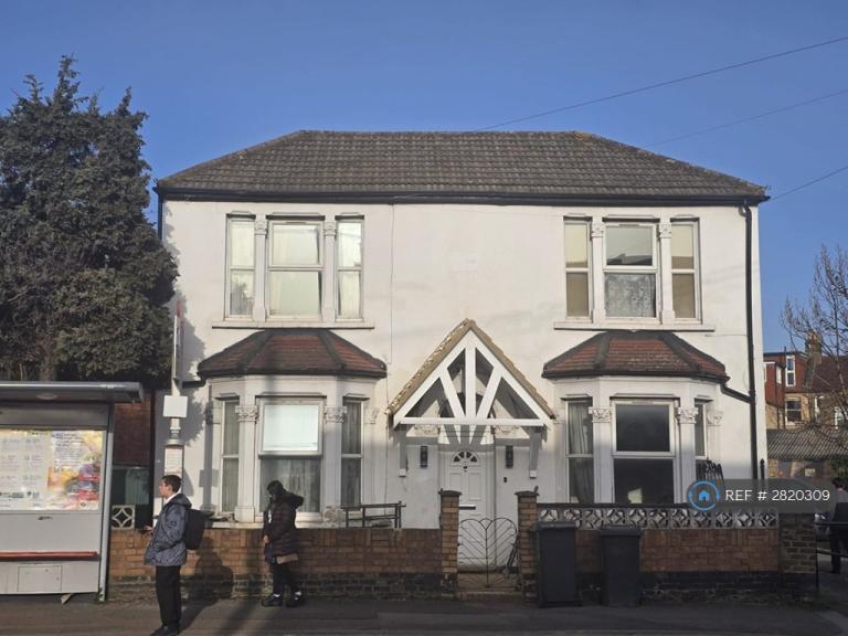 6 bedroom house in Shernhall St, London, E17 (6 bed) (#2820309)