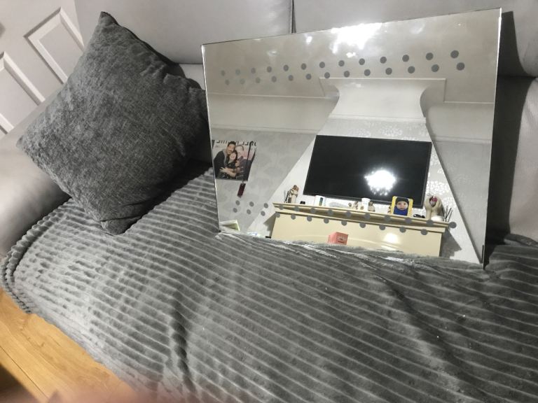 Illuminated bathroom mirror£10